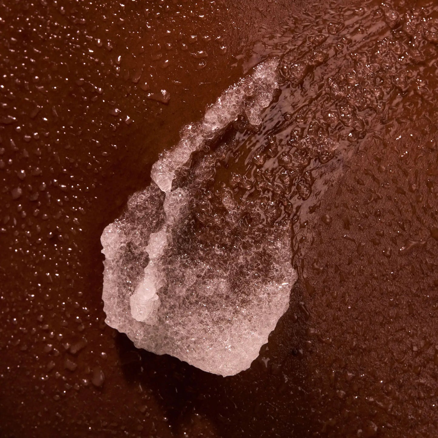 the-glow-getter-multi-oil-body-scrub-n9 NATR-40028-Alt-Image-TheGlowGetterMulti-OilBodyScrub-08.webp